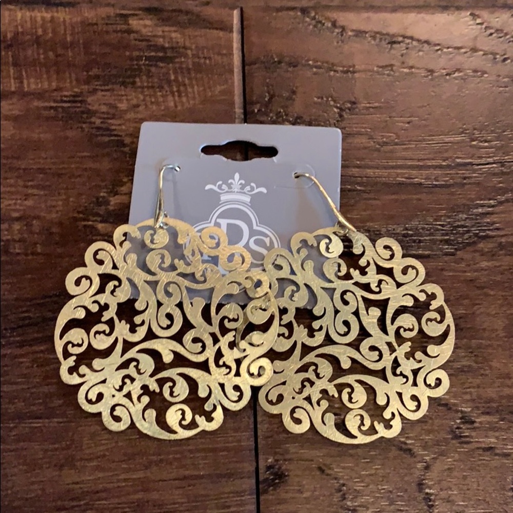 Gold earrings